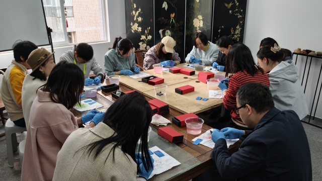 https://fxyshx.xhu.edu.cn/_upload/article/images/1e/18/1c3e8457498c8cf8efbbe22f48d1/dc0d6b53-e762-43a9-a602-dcd57eeb6ba7.jpg